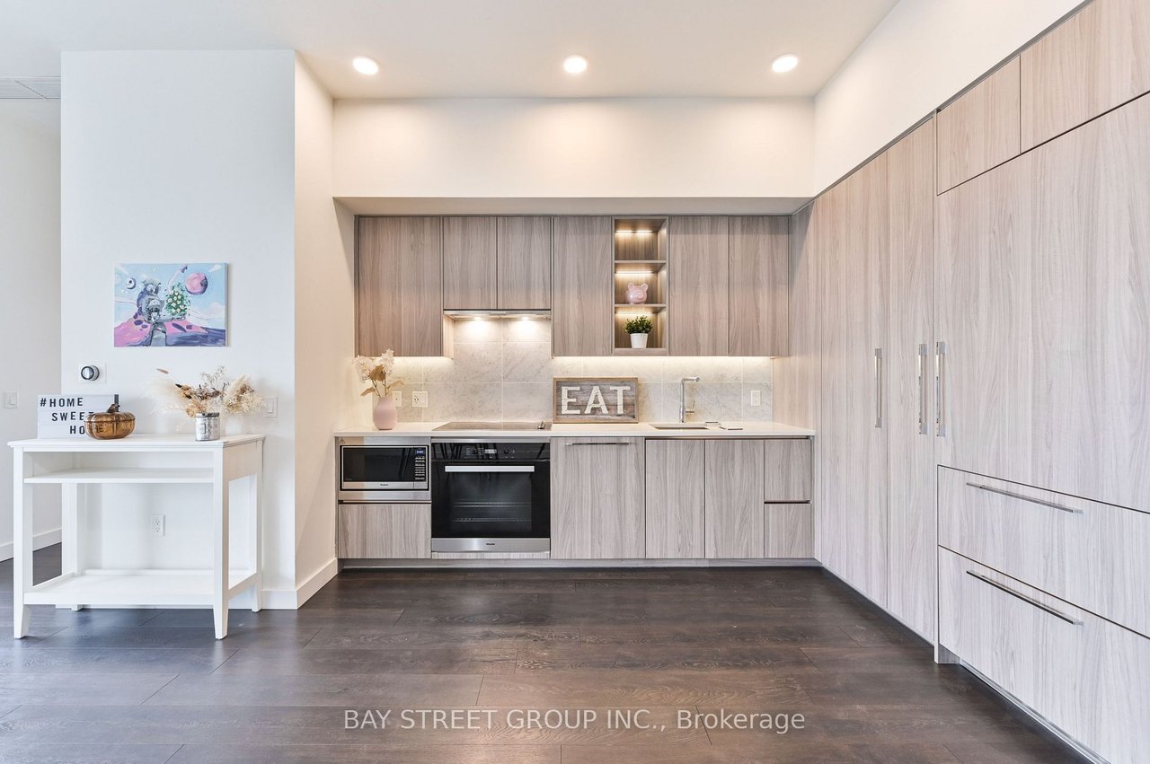 NORTH YORK'S MOST LUXURIOUS PENTHOUSE