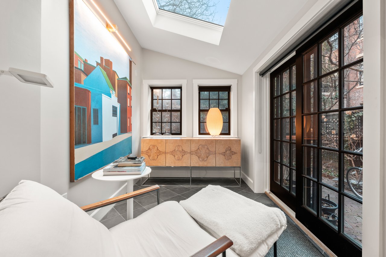 82 Pinckney Street, A