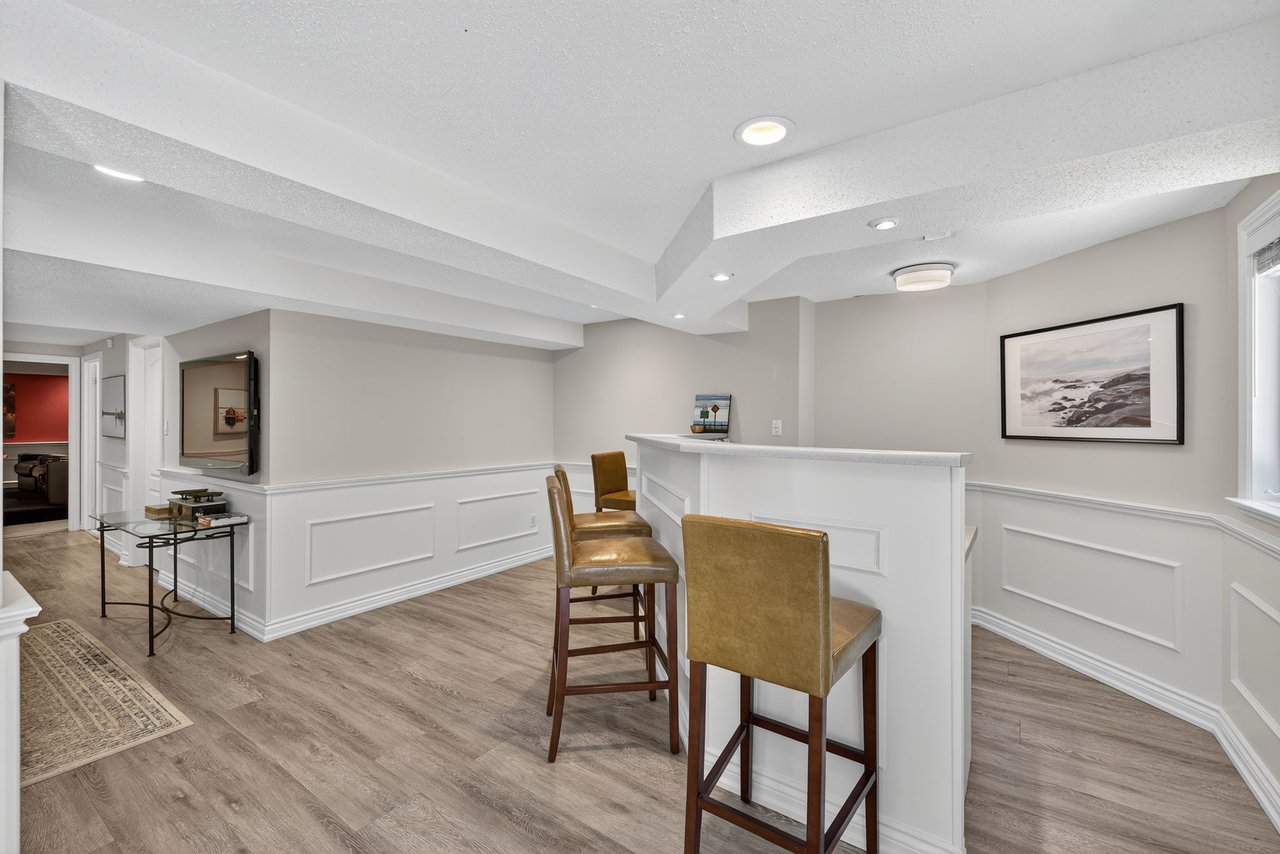 6 Falling Leaf Crt, Aurora