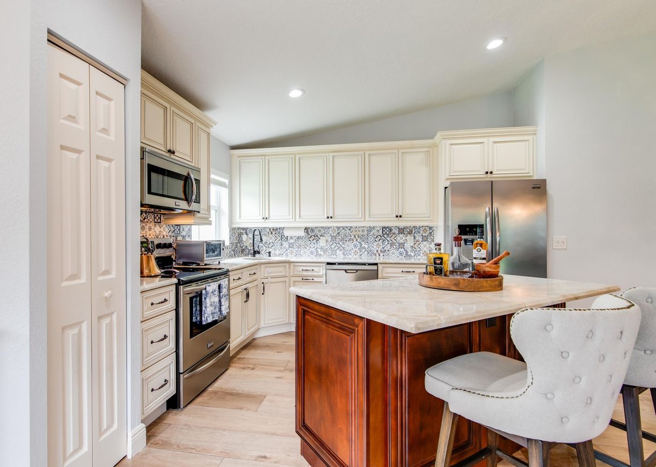 173 Cocoplum Ln