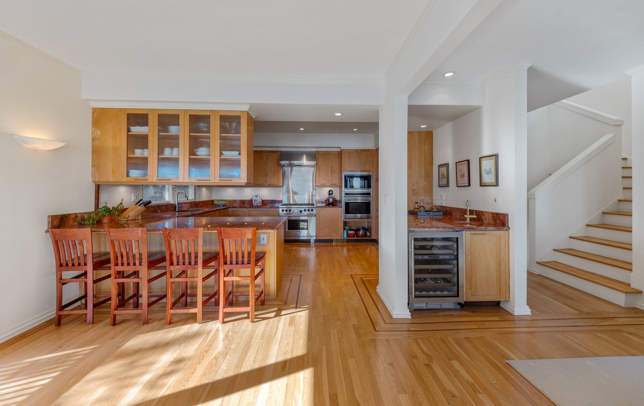 Picturesque Bay Views on Belvedere Island