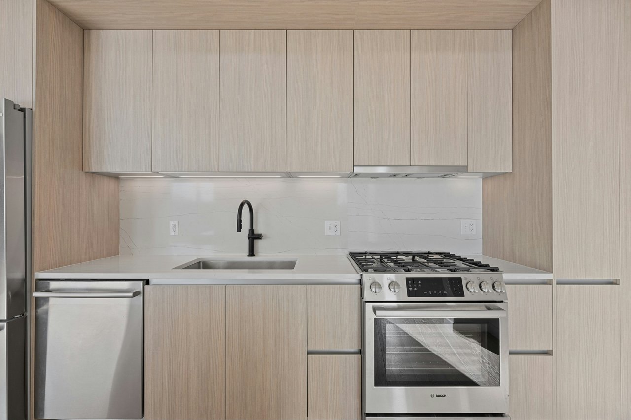 2209 S. 1st St. #221 - OneOak 