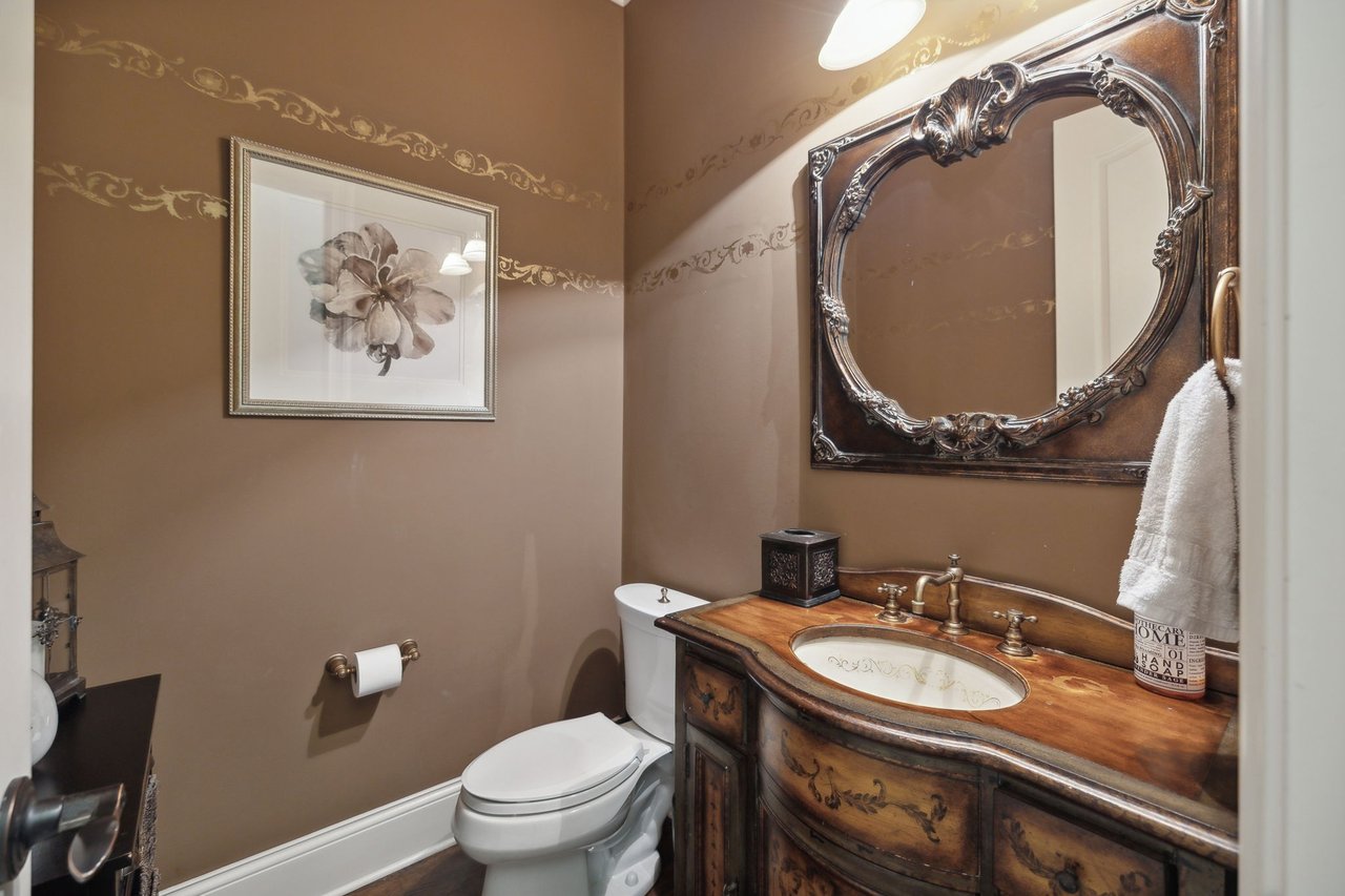 1025 Falling Leaf Cir