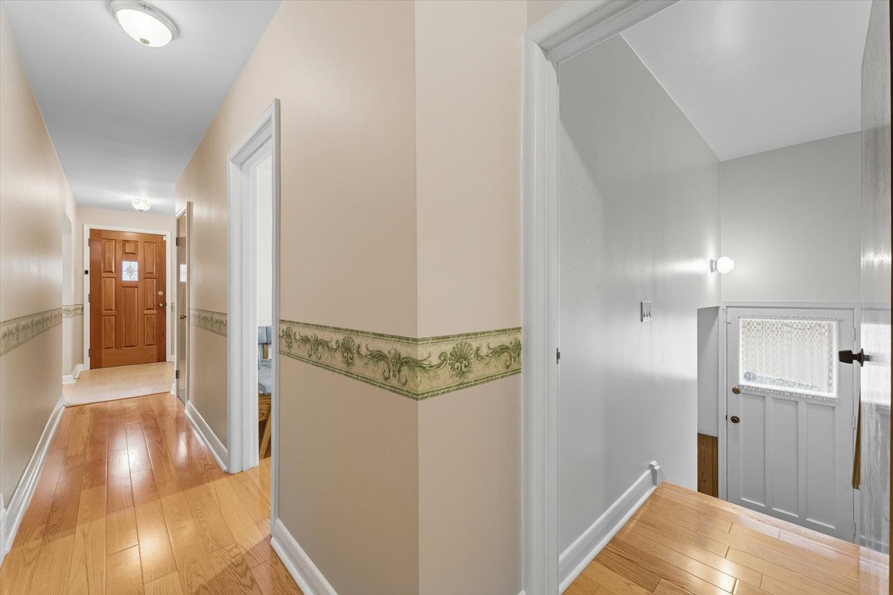 6 Berryton Ave