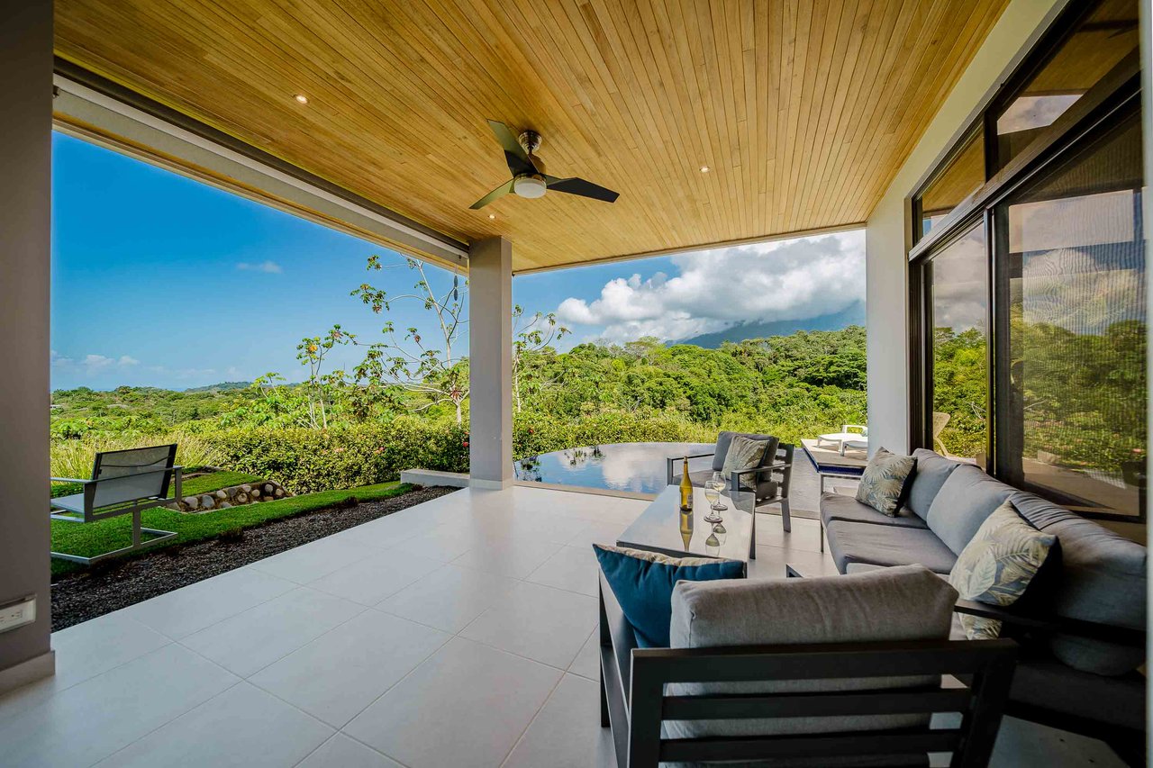 Guest House and Infinity Pool Ocean View Luxury Estate