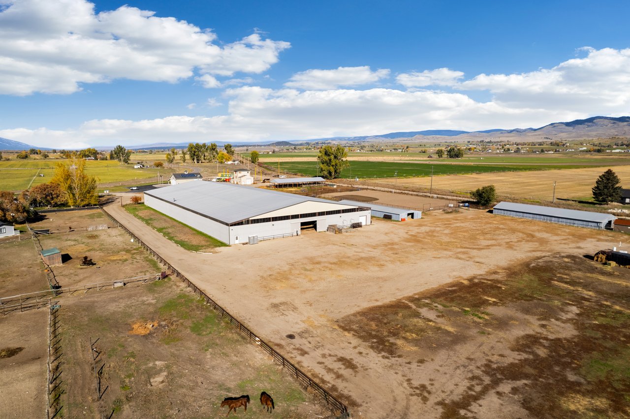 Outdoor riding arena and equestrian facilities at 5C Arena & Event Center Montana