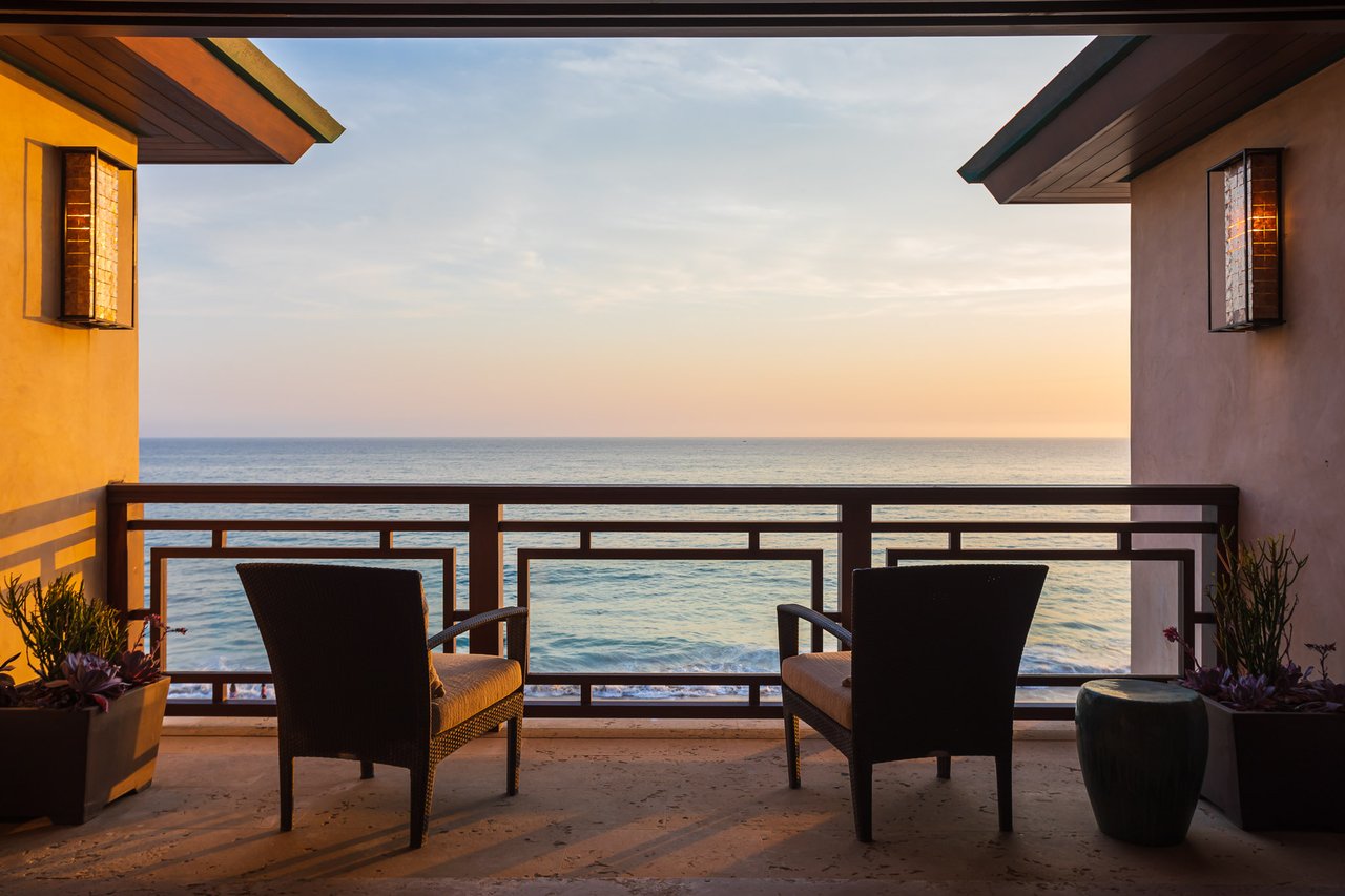 Negotiation at the Ultra-High End: Why Structure Matters More Than Aggression