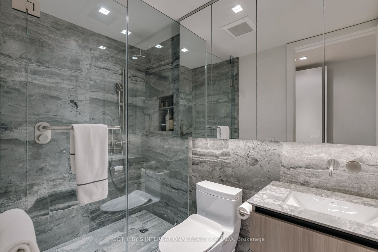 PERFECT SUITE IN YORKVILLE