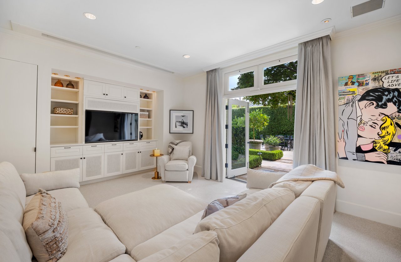 Unparalleled Design on the Belvedere Lagoon