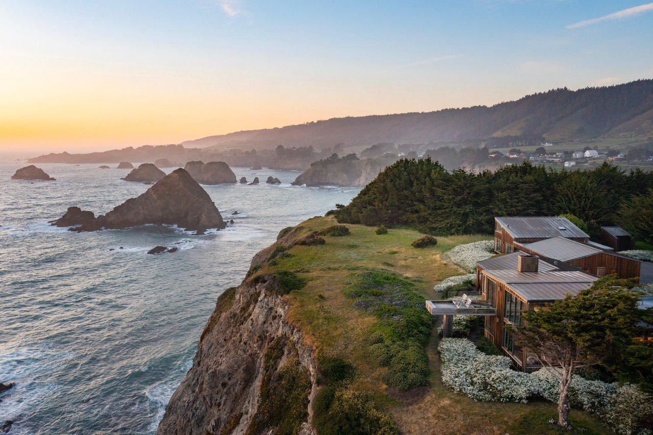 Sea Arches - 7000 S Hwy 1