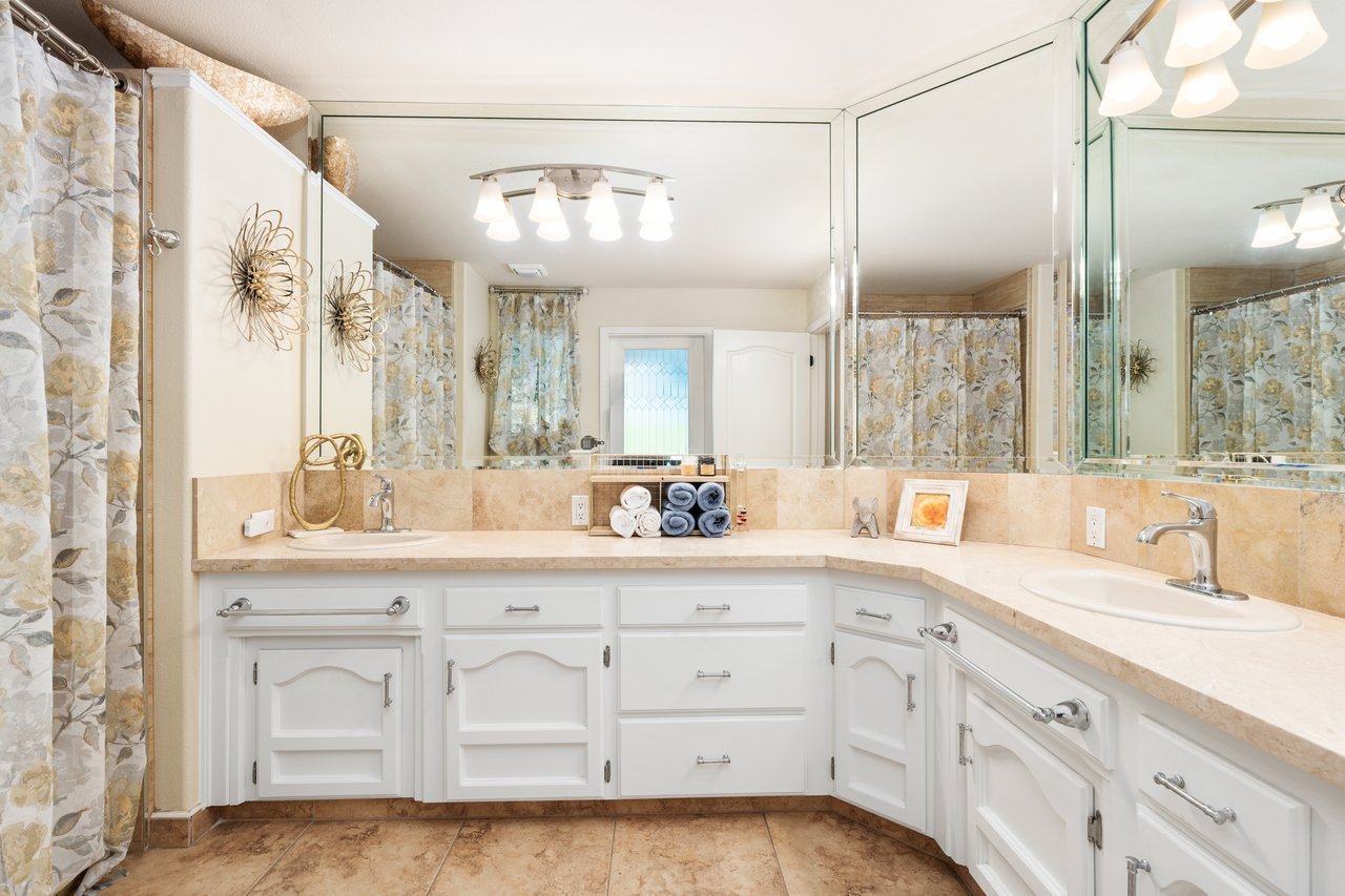 841 E Country View Circle