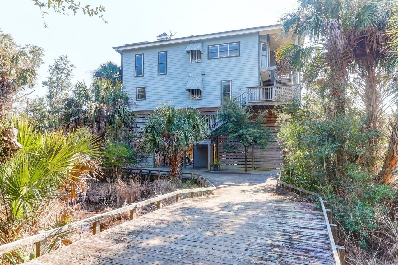  321 Pelican Flight Drive