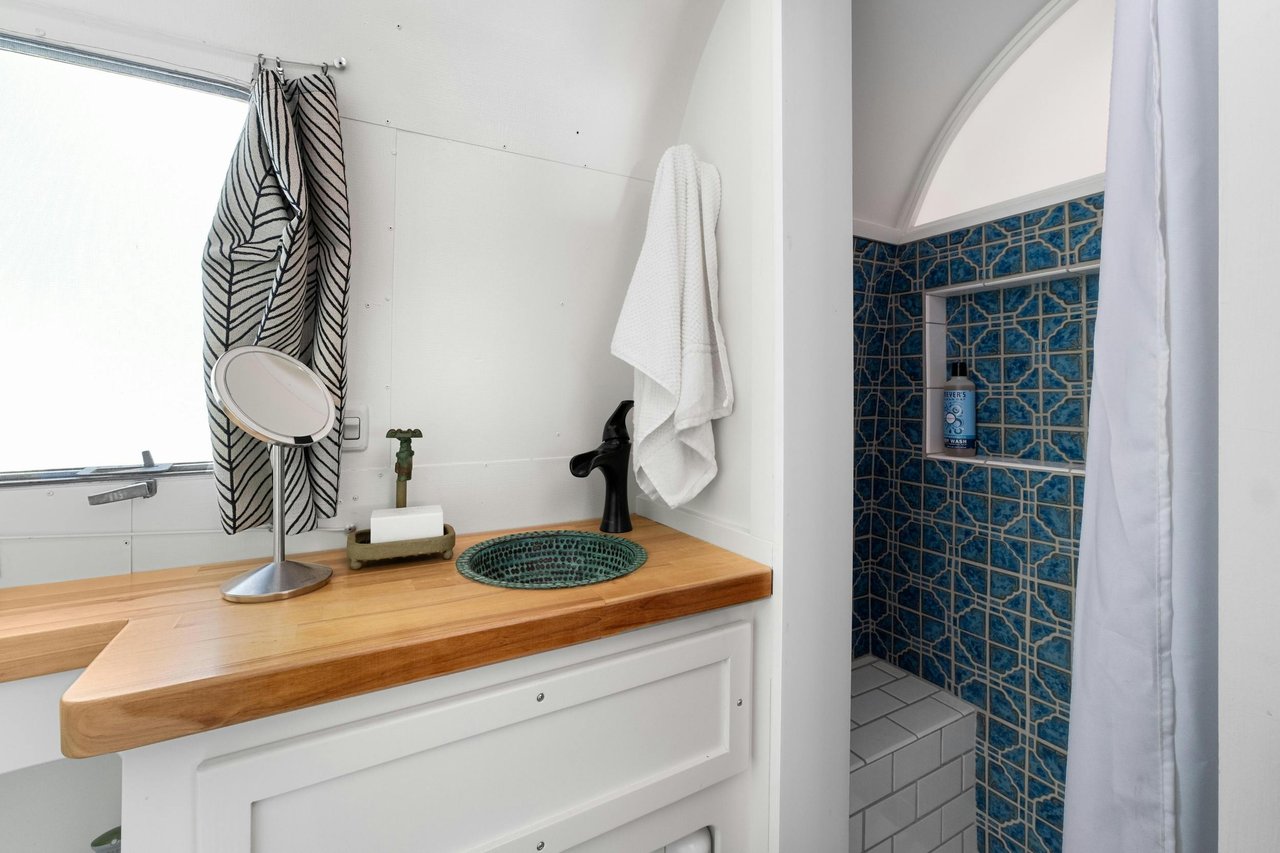 2212 River Hills Road