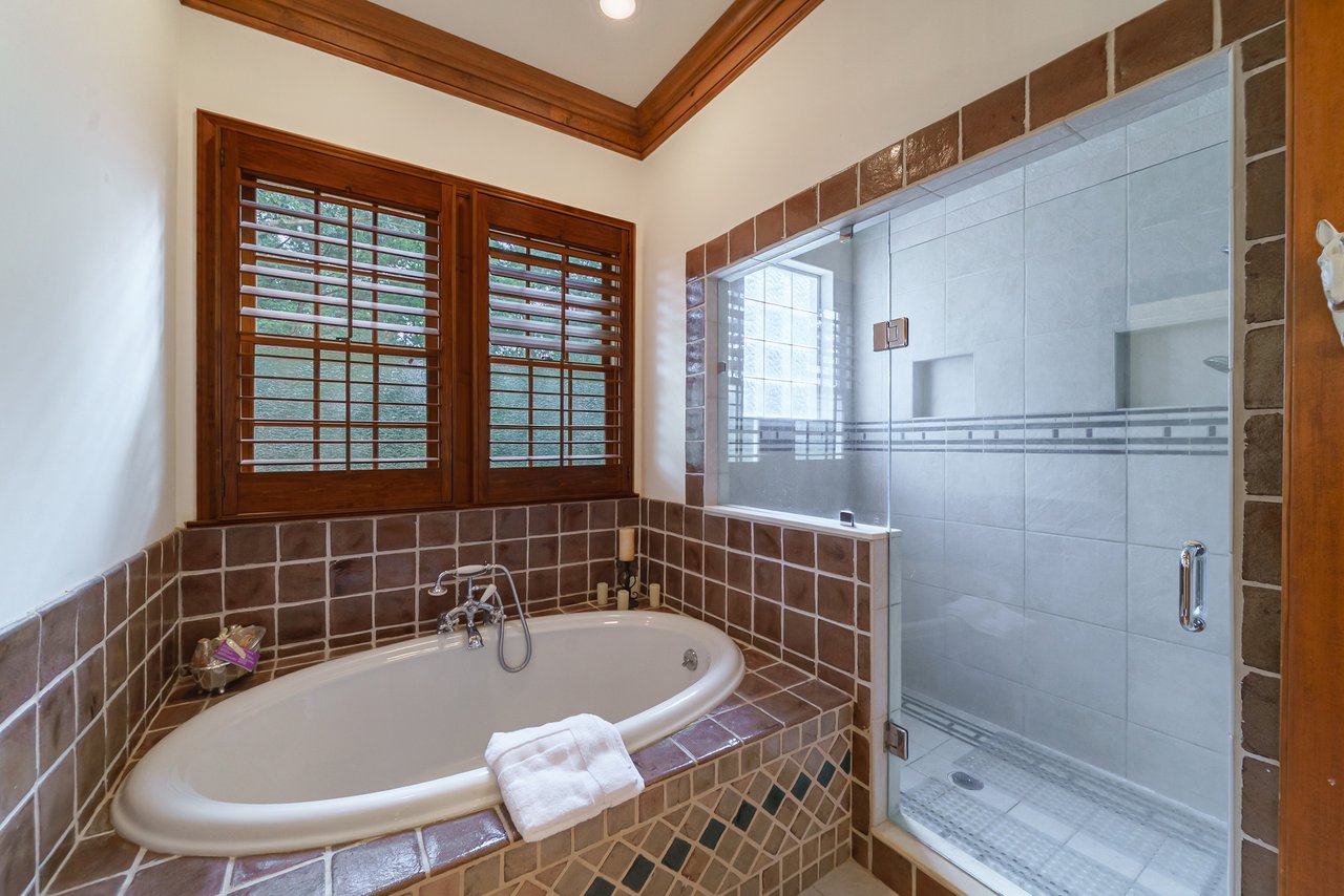29-Acre Equestrian Estate with 14-Stall Barn