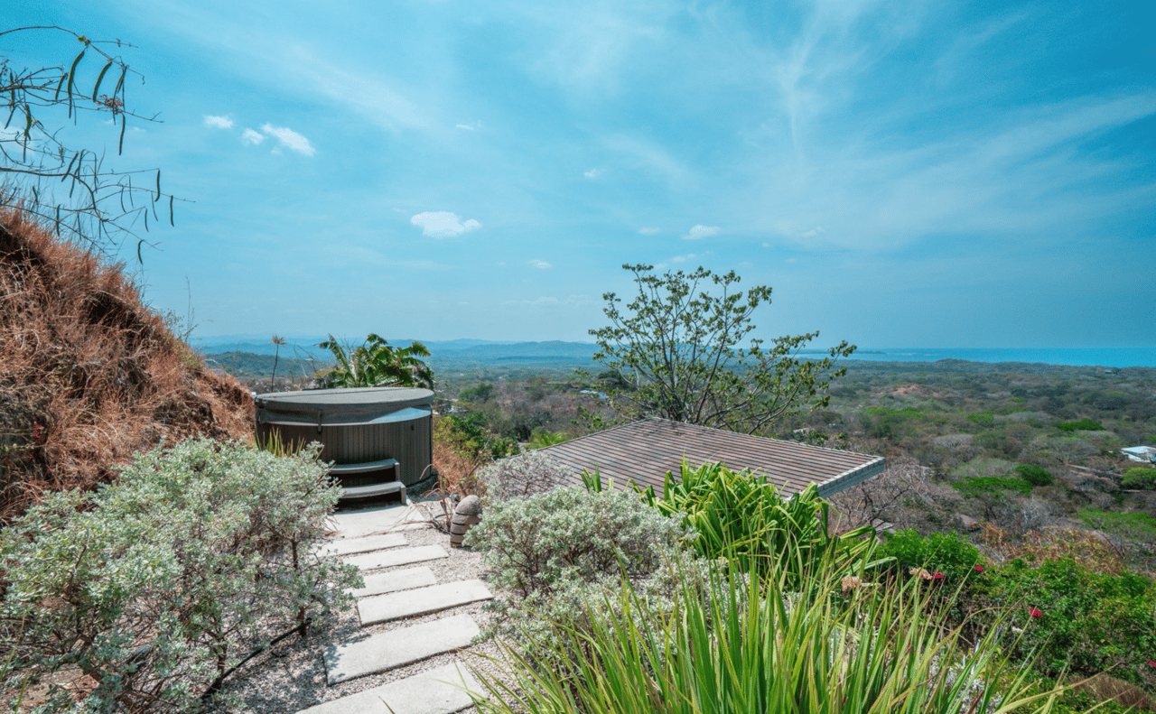 Casa Alta - Las Ventanas - Modern Tropical Oasis