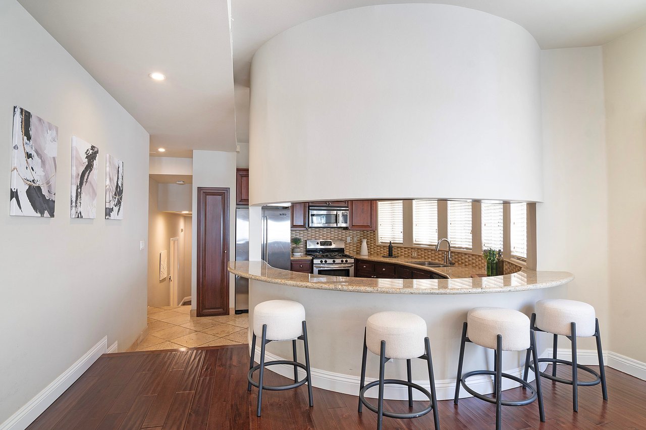 916 S. Shenandoah St. # 1