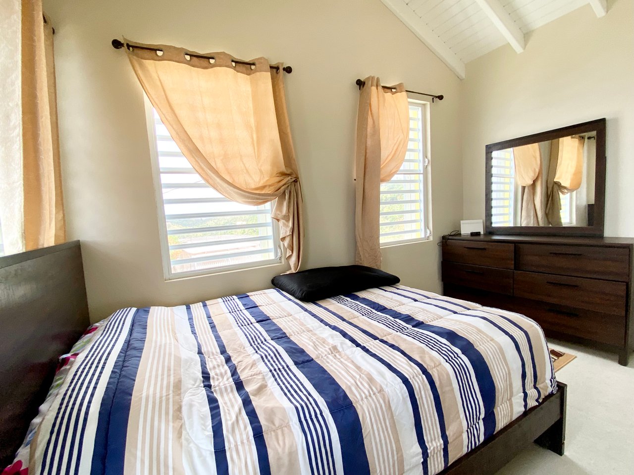 1113 Two x One Bedroom House 