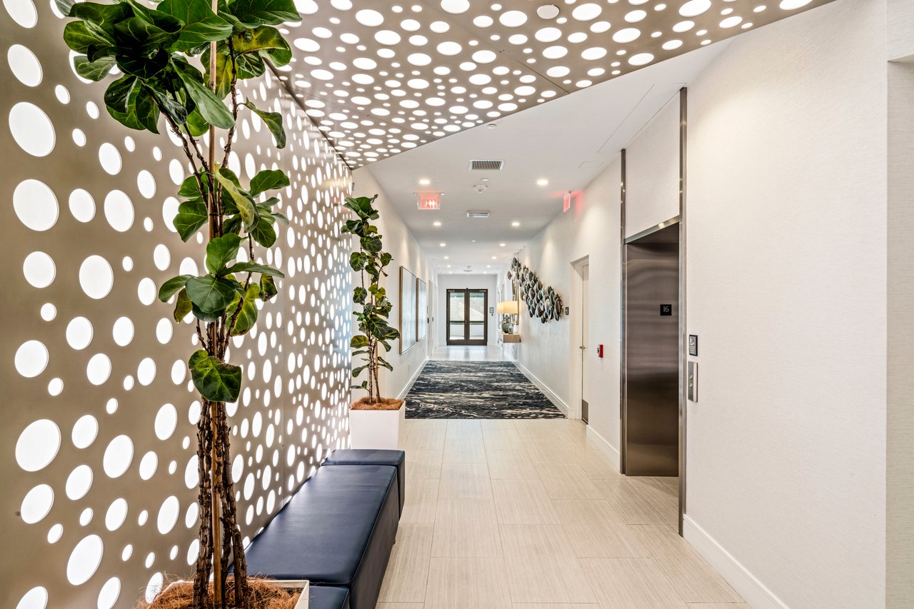 100 Las Olas Condos Fort Lauderdale | Amenity Floor