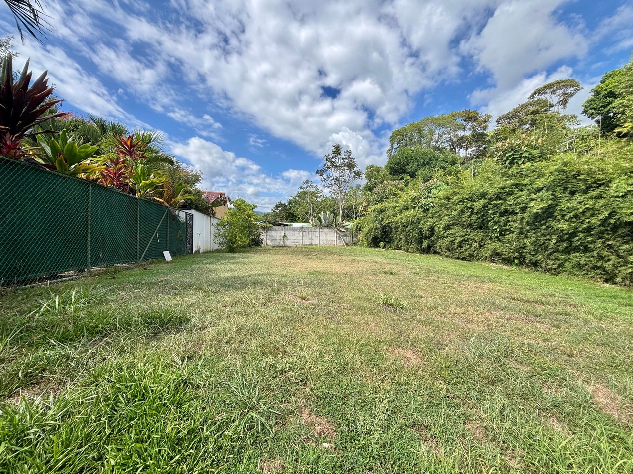 Build-Ready Residential Lot Near Marino Ballena National Park in Uvita