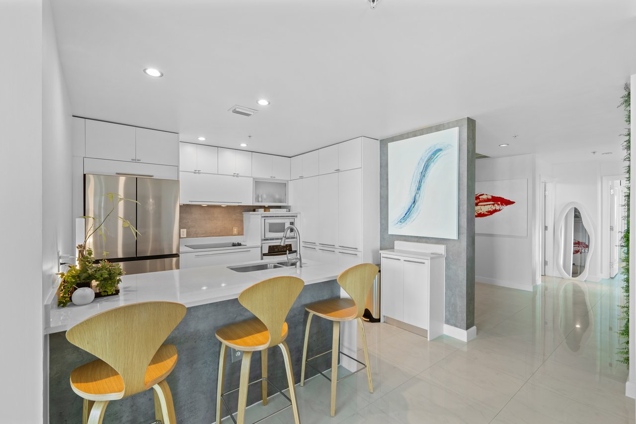 Quantum on the Bay Penthouse 4902