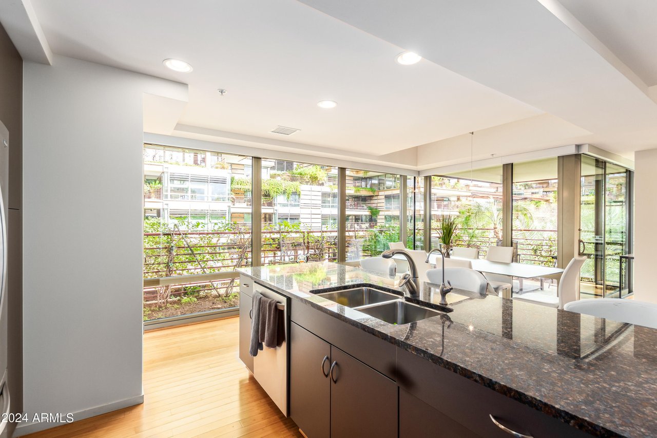 7137 E Rancho Vista Dr, #4005