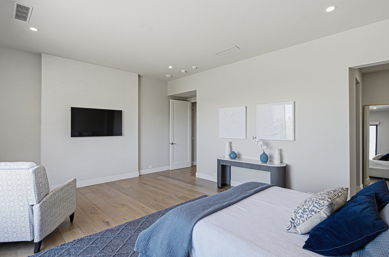 5411 E ROADRUNNER Road