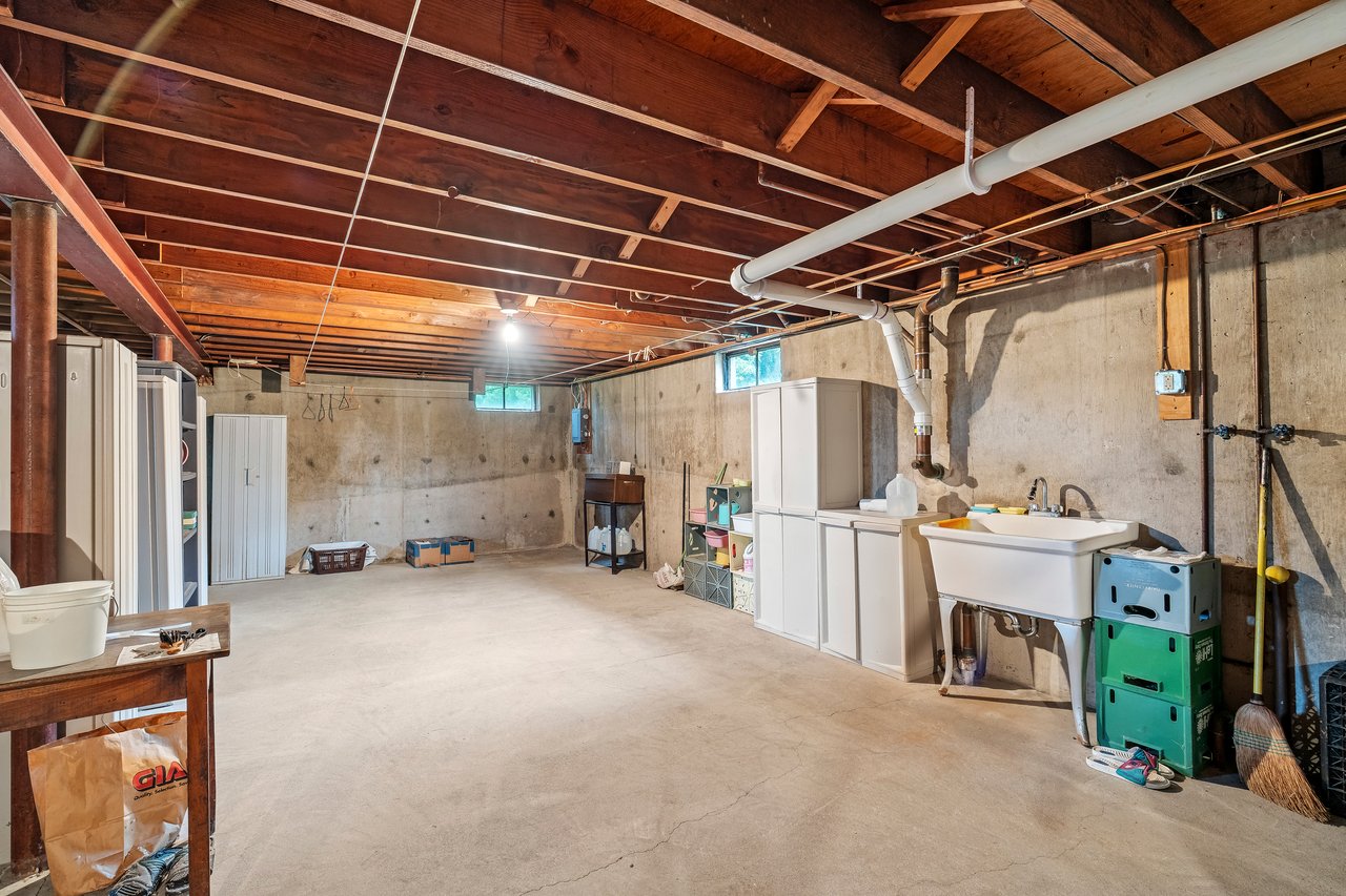 2186 Polk Valley Road