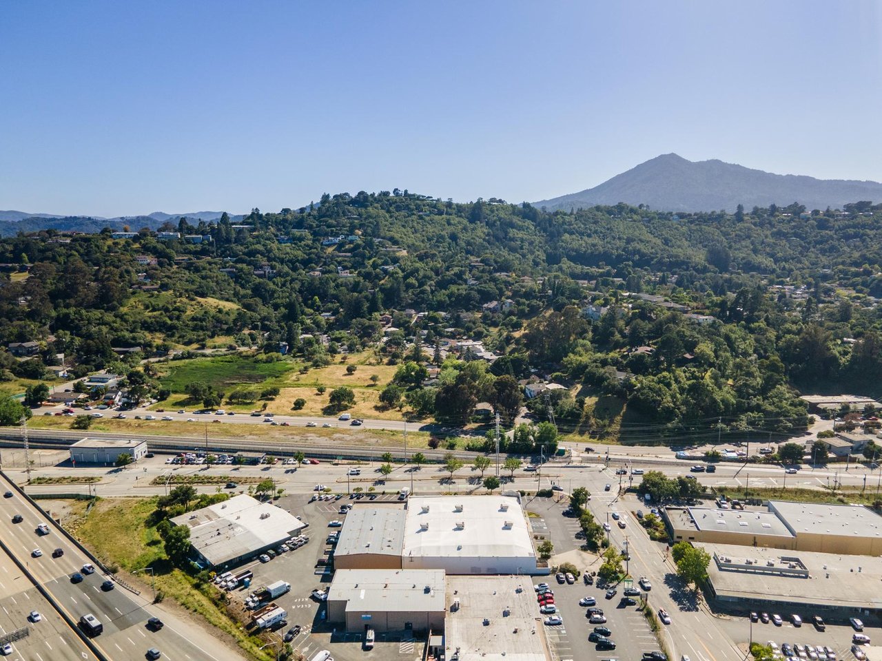 Retail Building For Lease 
