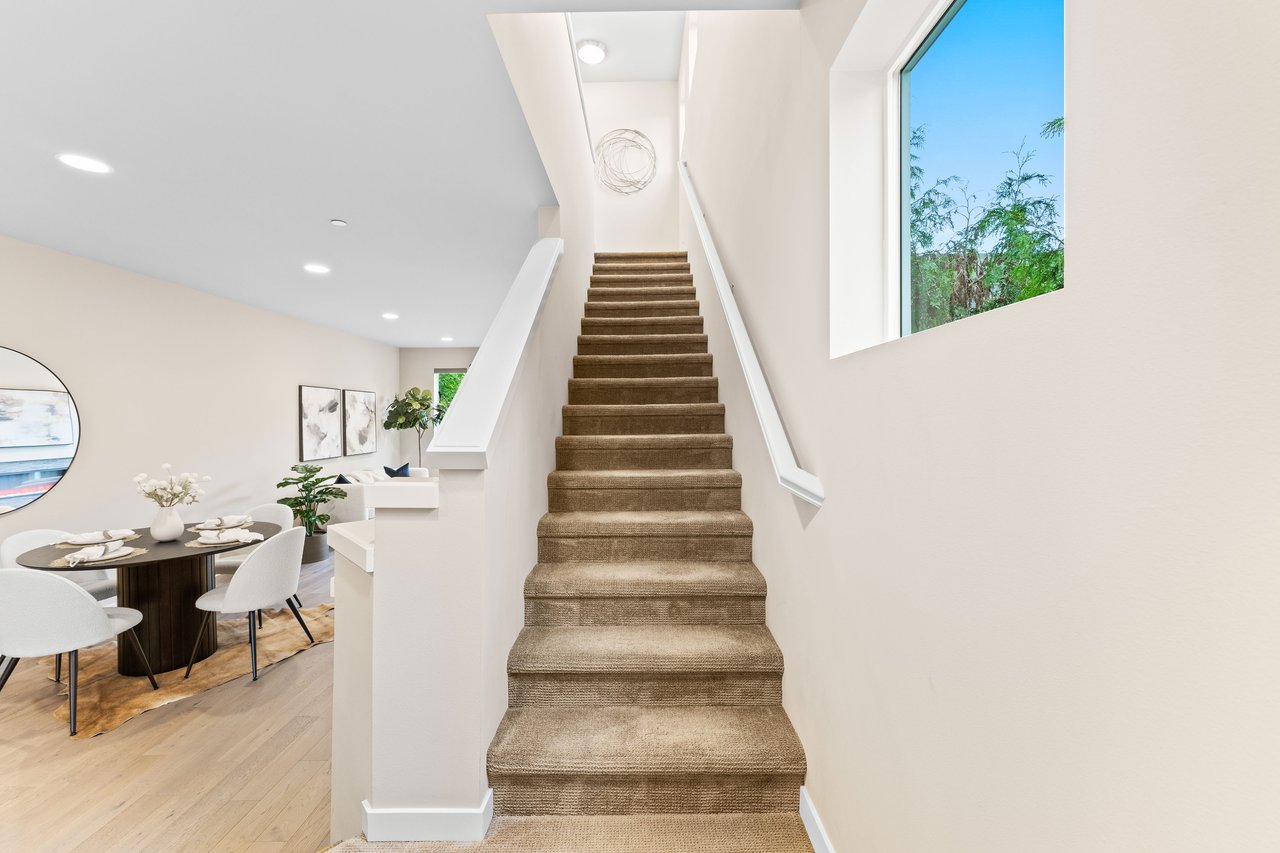 303 Anacortes Pl NE