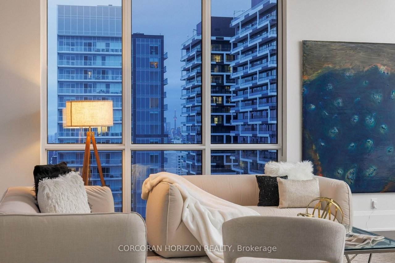 PENTHOUSE OPULENCE BY THE EGLINTON LRT