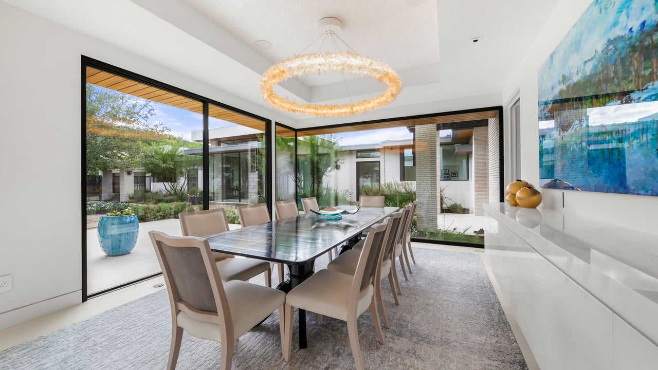 702 N Commons Ford Road