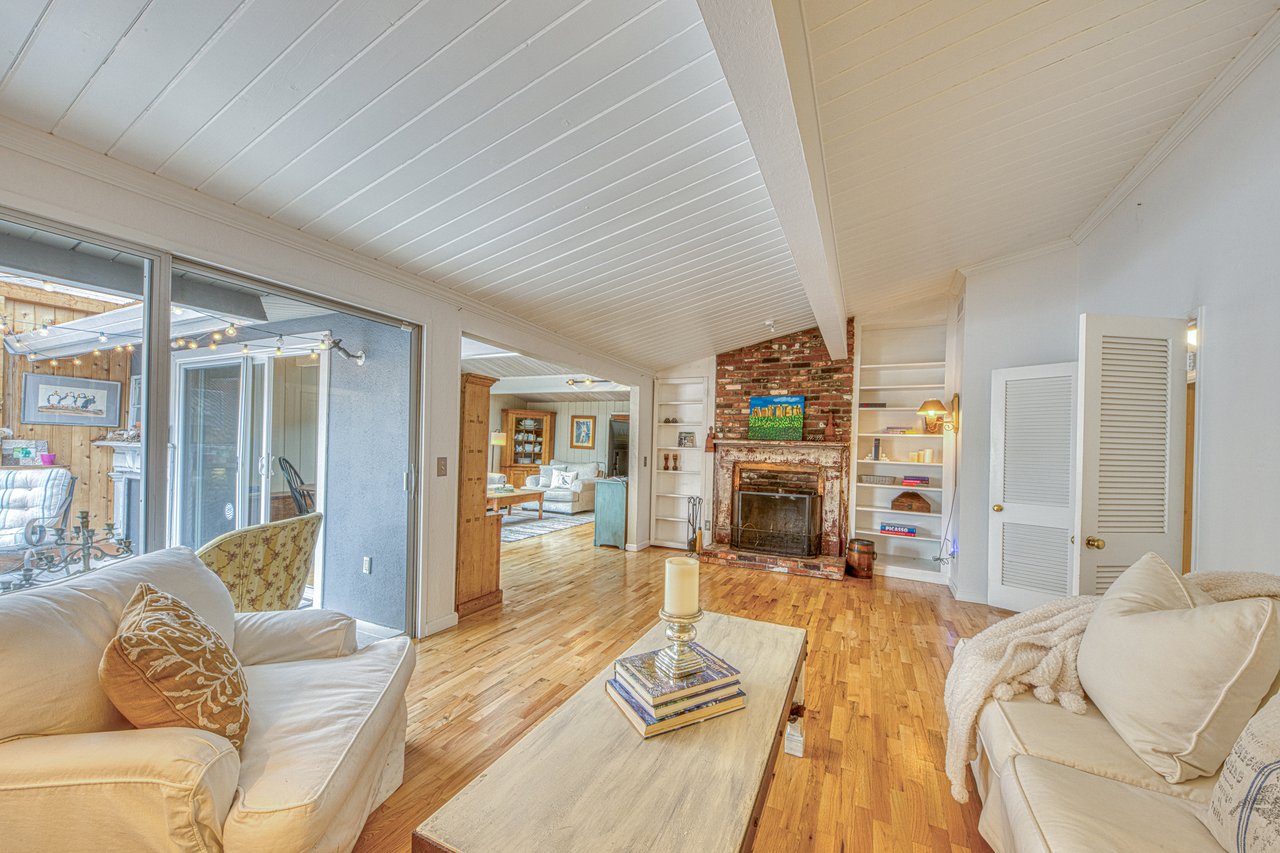 26085 Carmel Hills DR , CARMEL, CA 93923