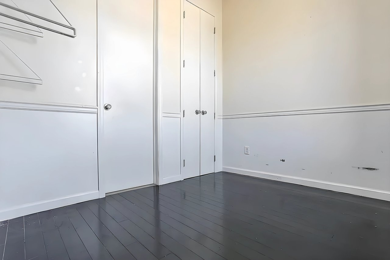 438 Wilson Ave 2L