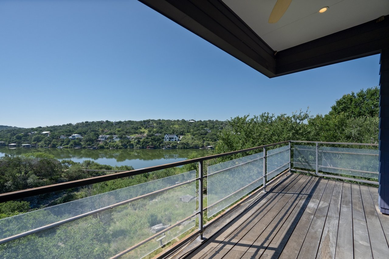 401 Crestview Drive and 309 Cliff Circle