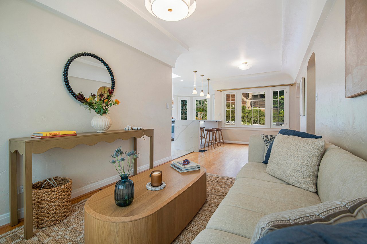 1556 Murray Cir.
