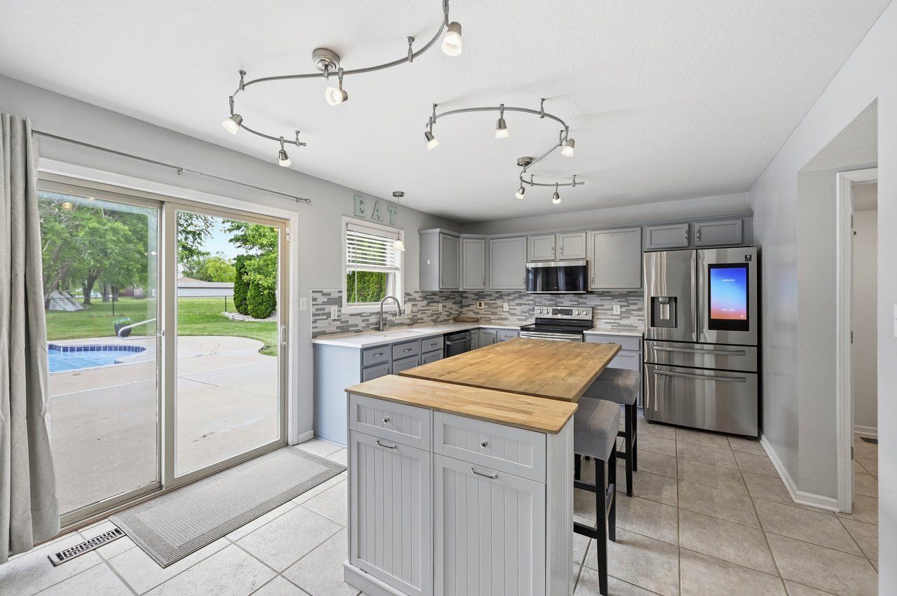 1114 Rockwell Dr