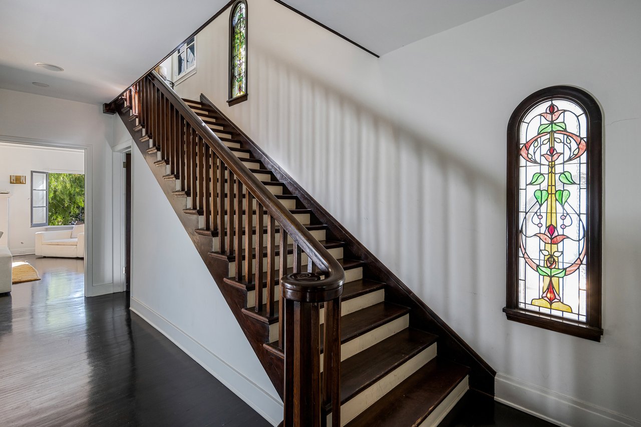 1930 Laurel Canyon Blvd, Hollywood Hills 