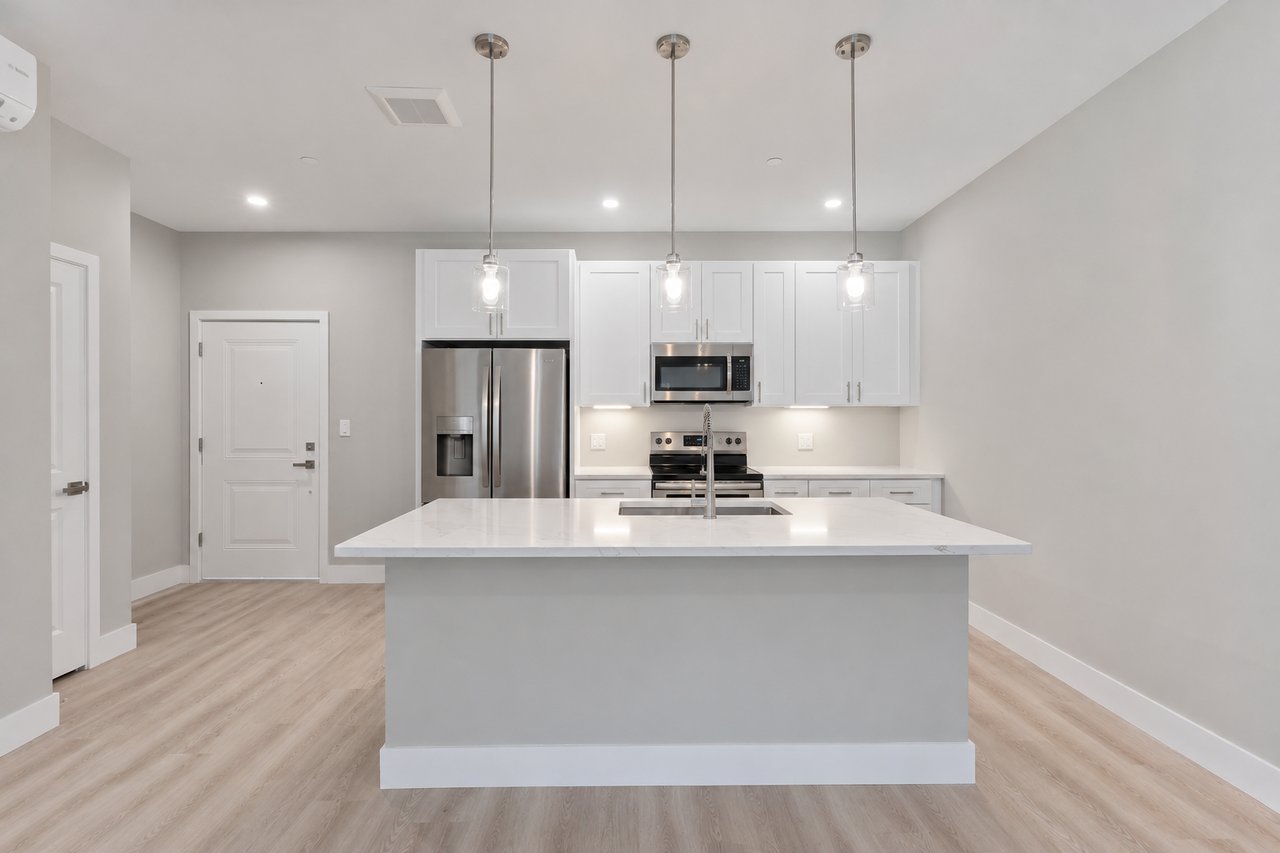 298 Main Street, 2E