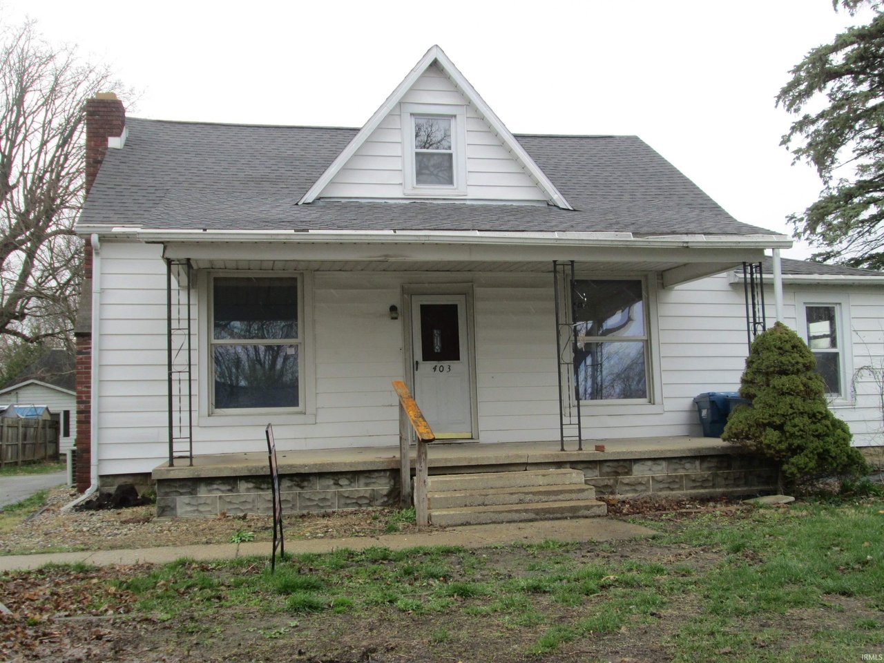 403 E Locust St