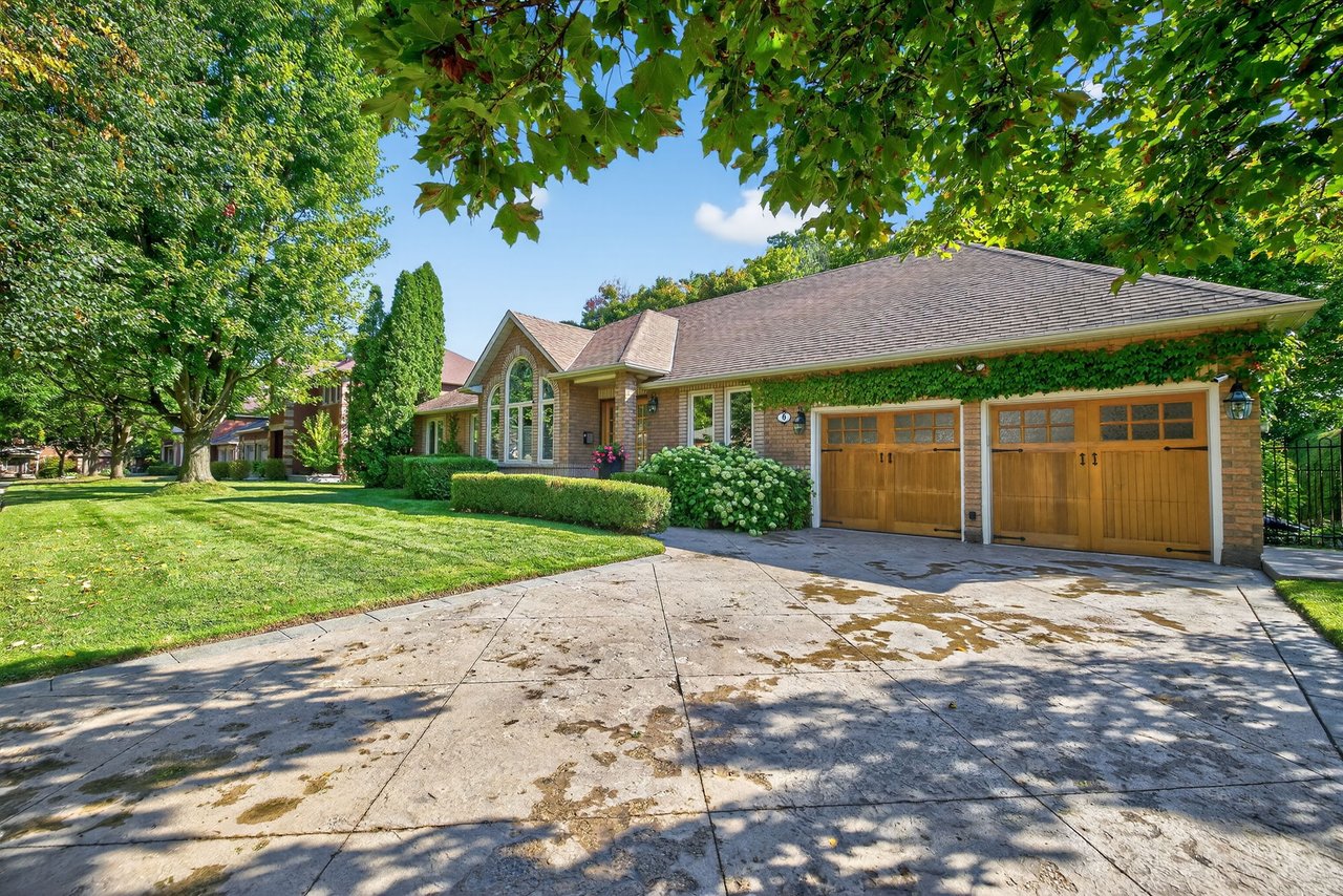 6 Falling Leaf Crt, Aurora