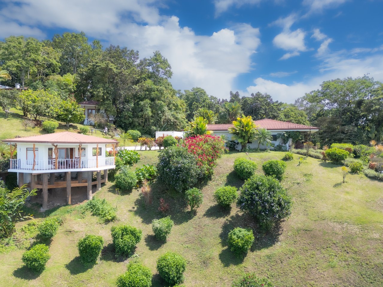 Casa Blanca | Multi-Villa Estate with Lake Views - Nuevo Arenal