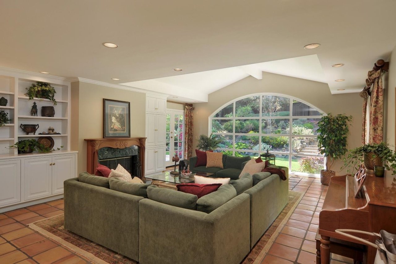 1115 Cascade Drive