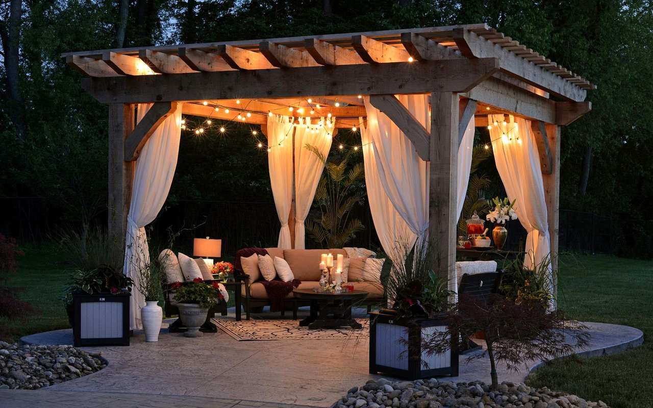 Creating the Perfect Outdoor Living Space for Entertaining