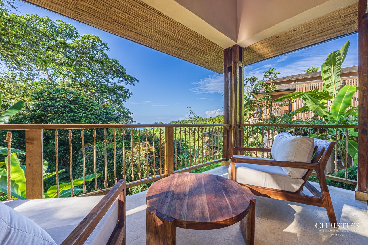 Luxury Hotel Boutique with Ocean Views | Walking distance to the beach | 13.2 Acres