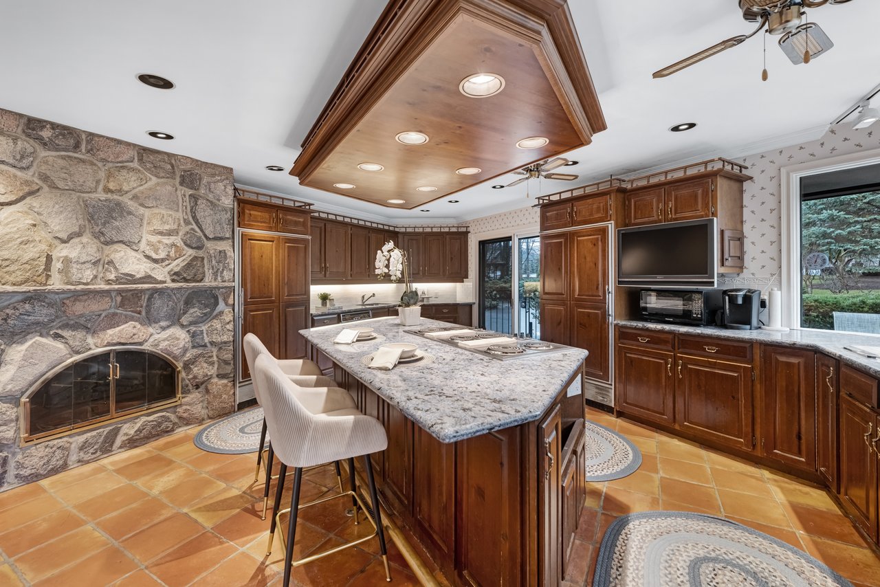 1000 Mississauga Heights Dr