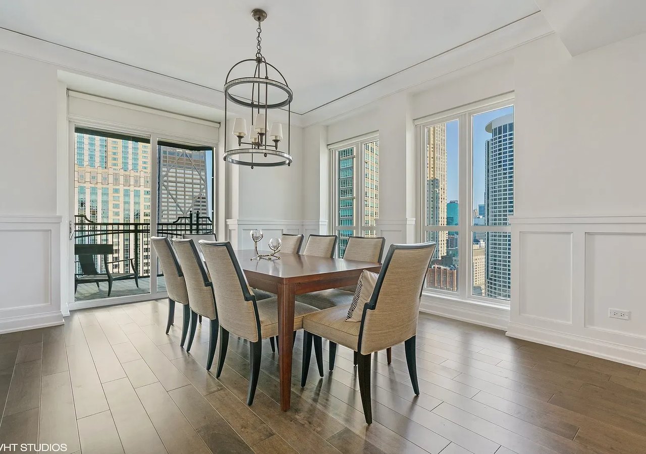 11 E Walton St APT 3201