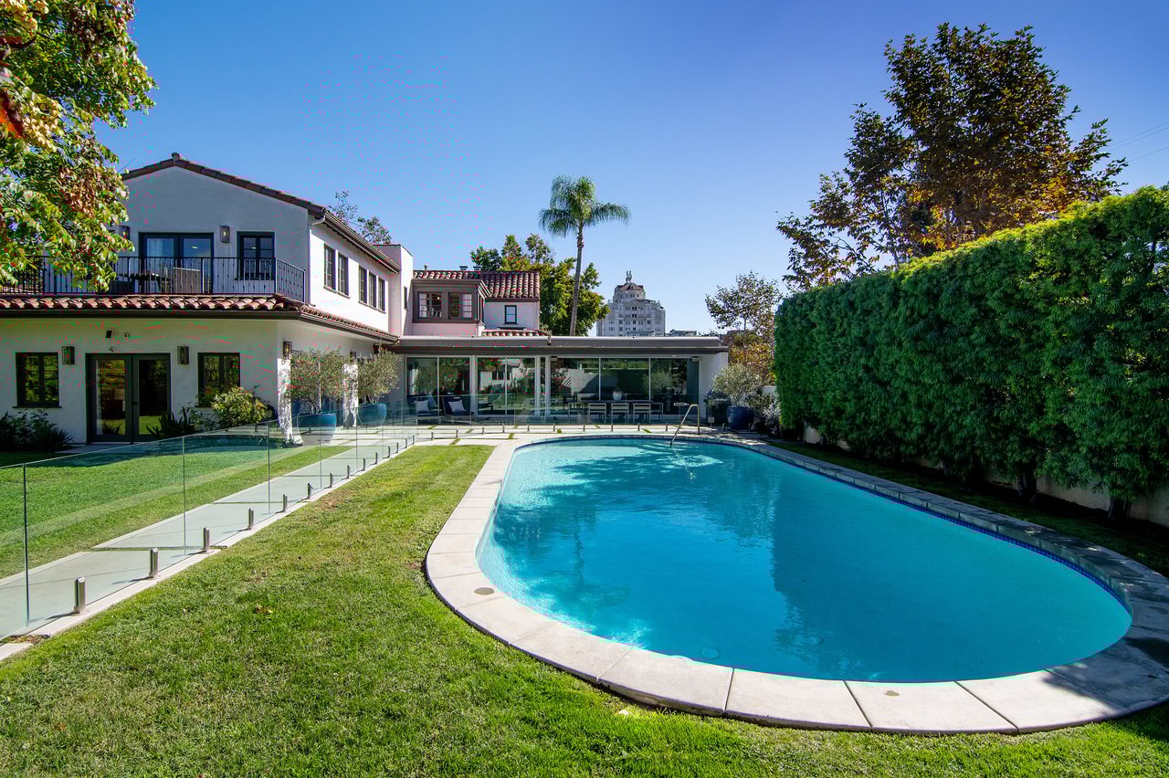 501 N Cahuenga Blvd.