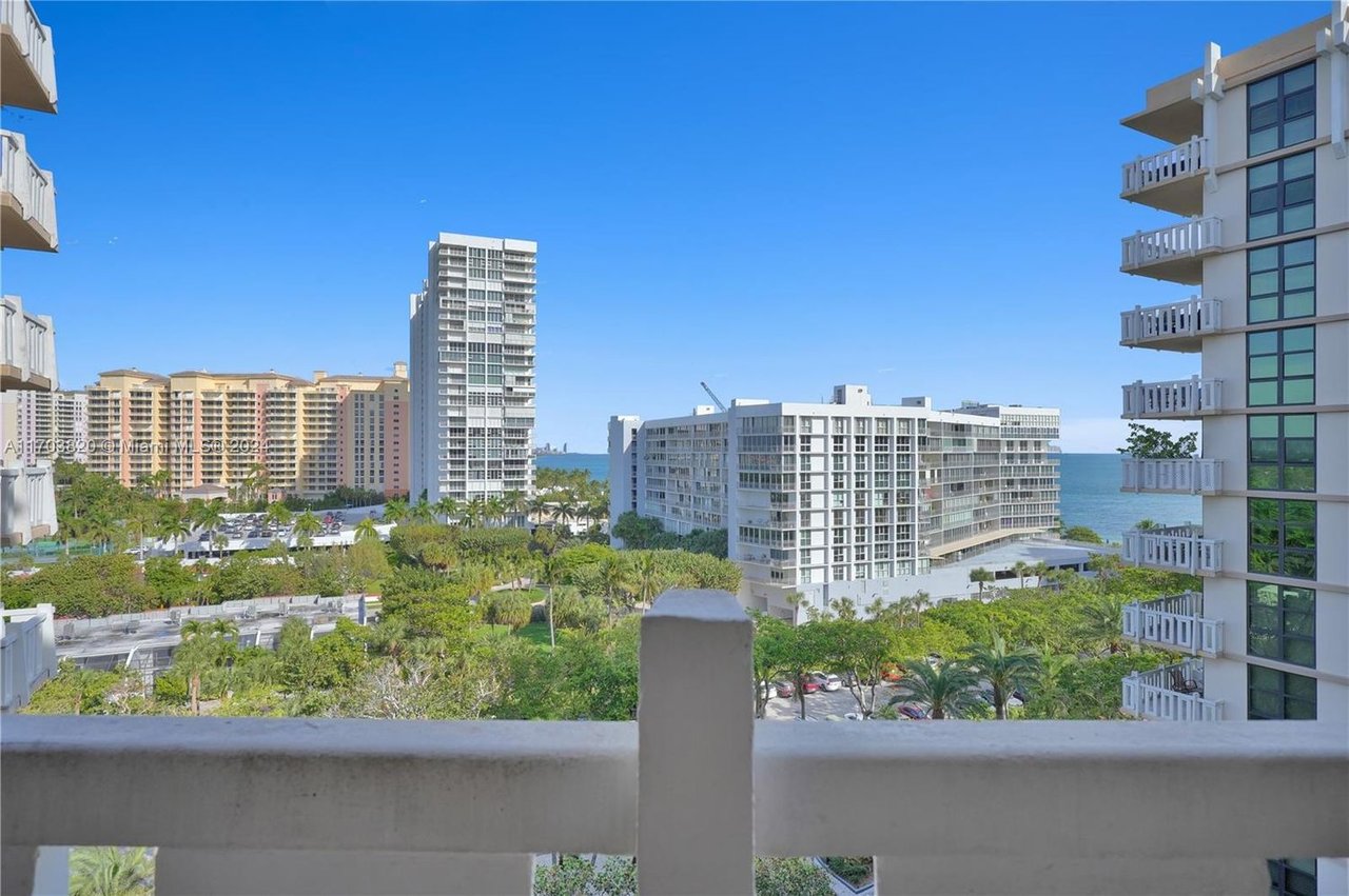 1121 Crandon Blvd, #E803