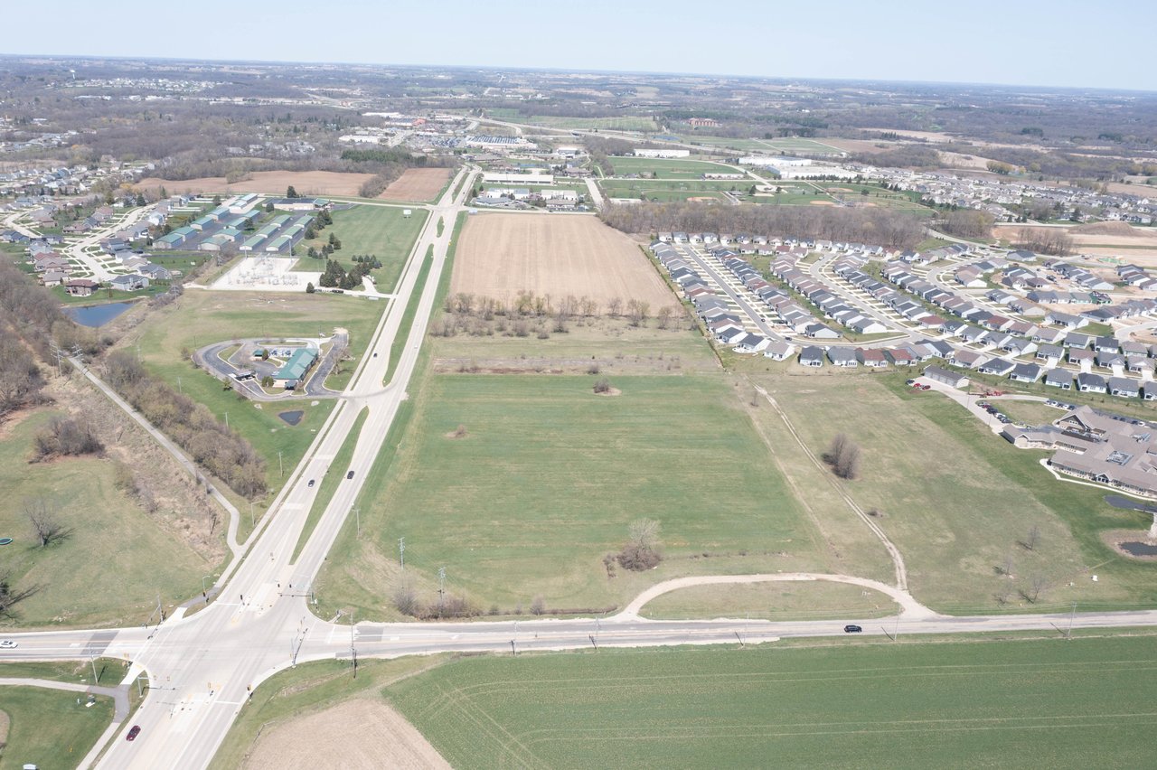 1101 S Edwards Boulevard