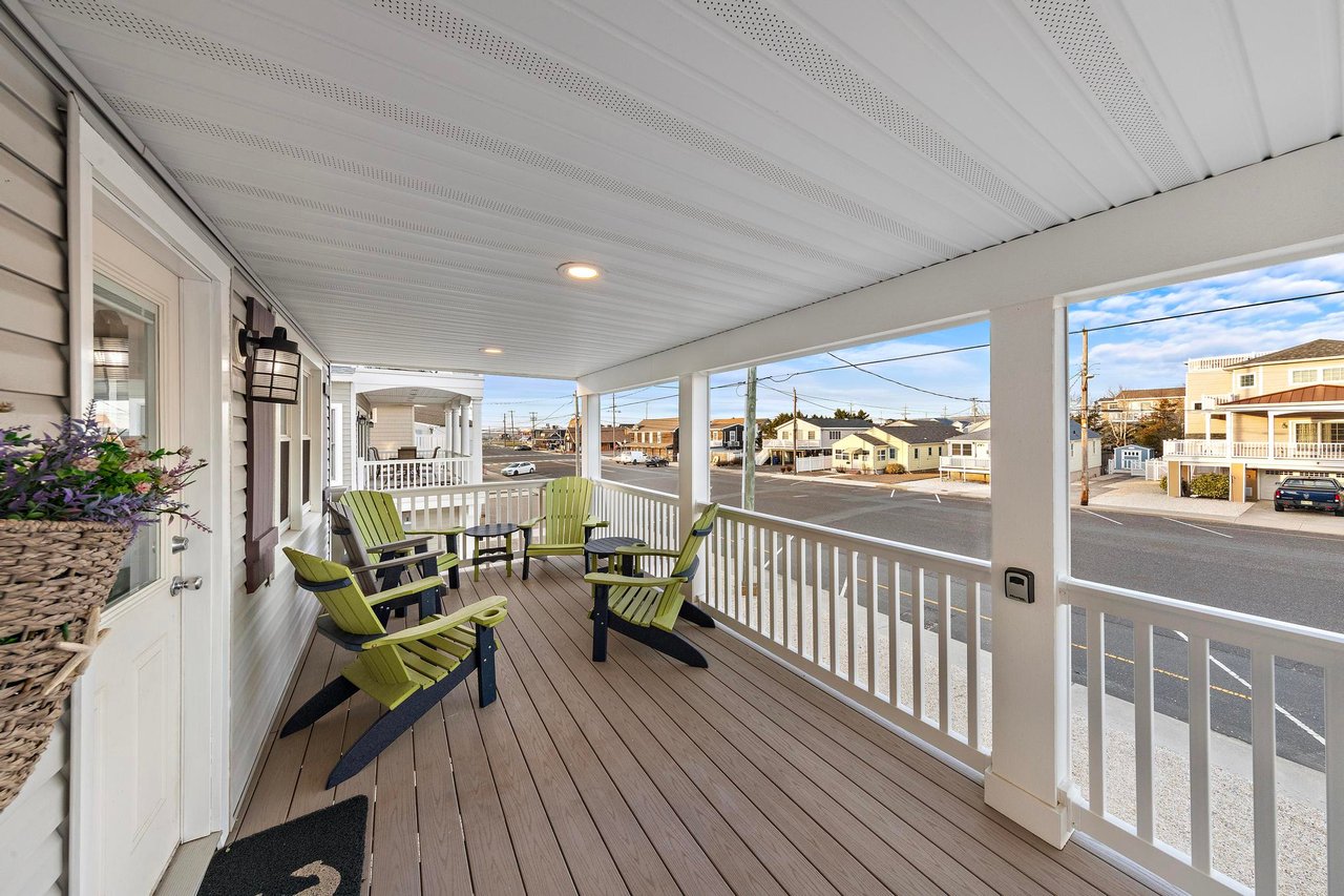 216 Taylor Ave, 1st Floor Unit